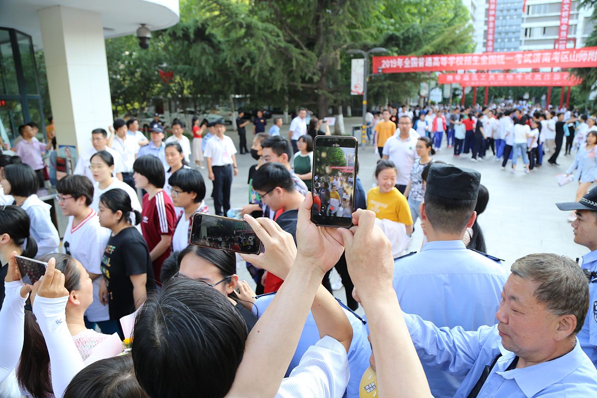 广西2022年读卫校能考大学吗