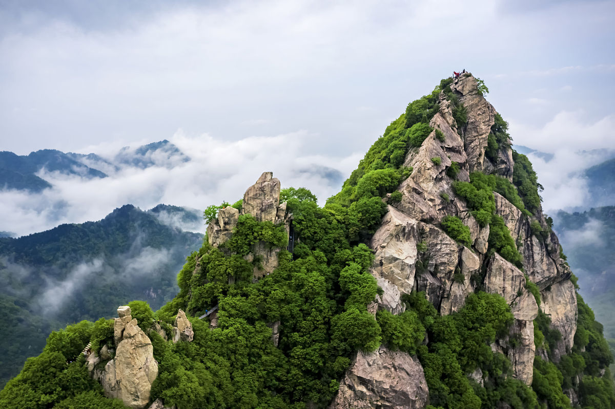 2021年5月3日,西安长安区,雨中秦岭青山.(如若下载使用,请务必署名:曾