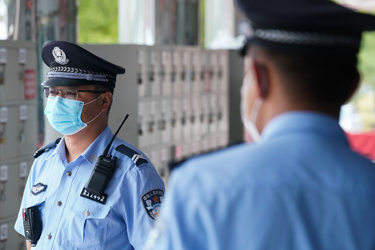 卧底？回答加解释