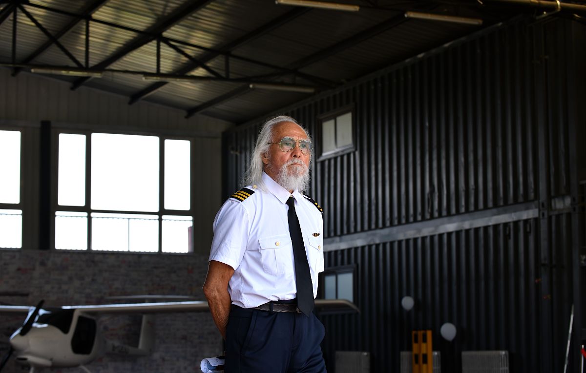 贵阳翔飞航空技术学校 vs 普通航空学校：哪家更适合你？