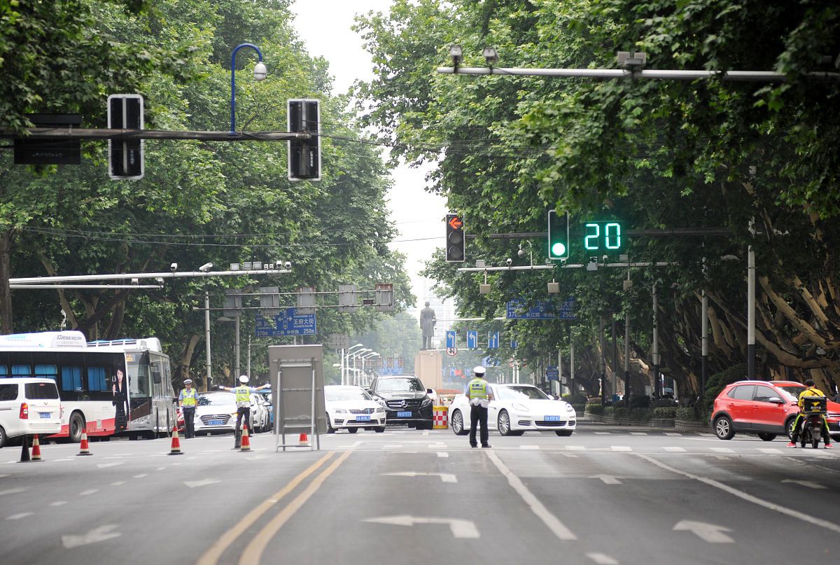 成都市抚琴西路出城方向信号灯配时设置指南