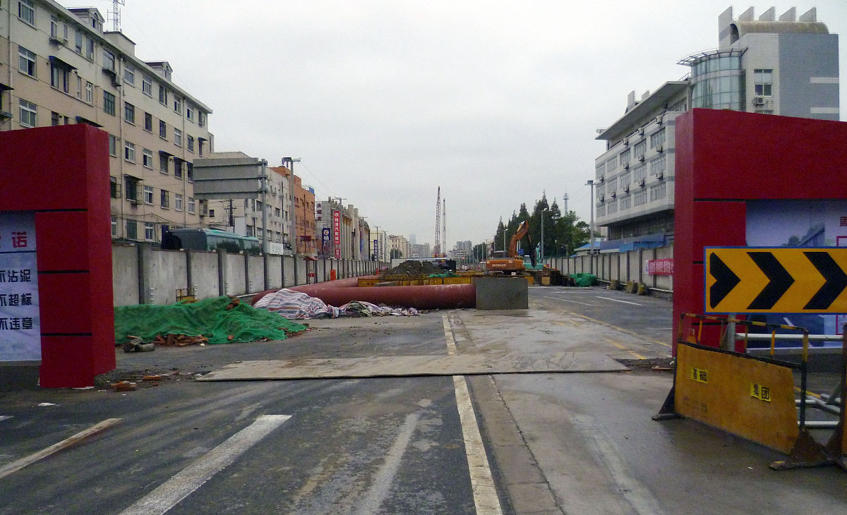 成都市生活垃圾堆放和清运可以在十字路口吗回答+拓展