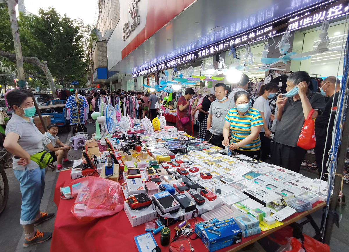 摆摊日记 |  大学城新天地广场选品初体验