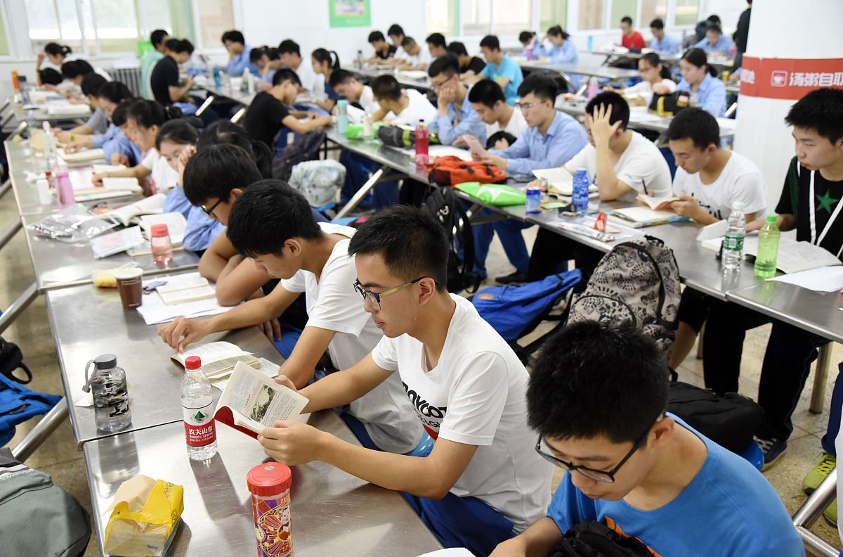 重庆大足职业教育中心电子商务专业就业前景分析 - 优质人才，未来可期