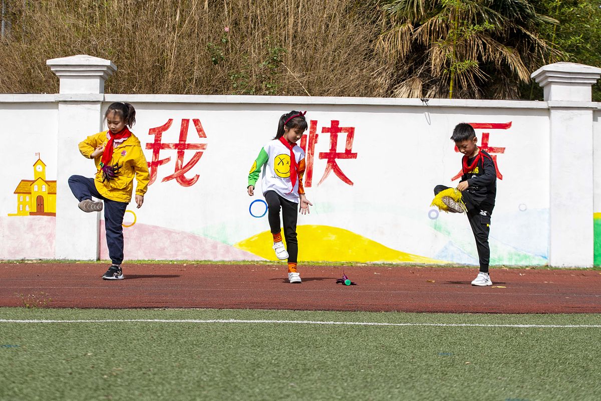 如何丰富校园文化开展健康有益的学生活动