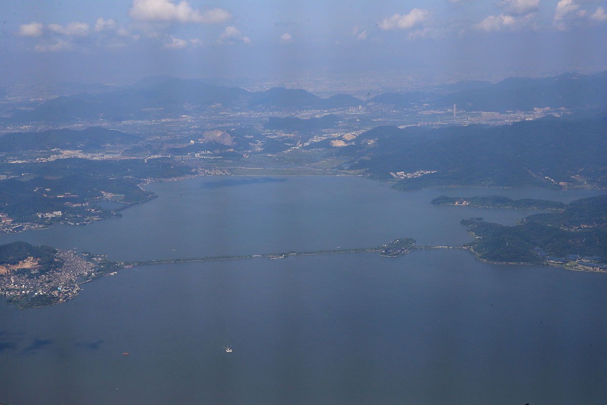 去东钱湖378公交什么地方下再乘几路到达东钱湖？帮我用200字详细描述