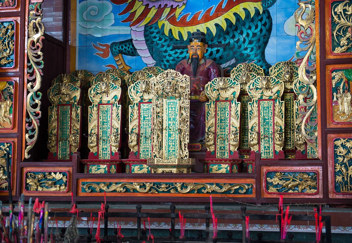 黄略村开基之祖宋朝翰林直学士王瑜被世代村民所供奉,传承"延师教子,