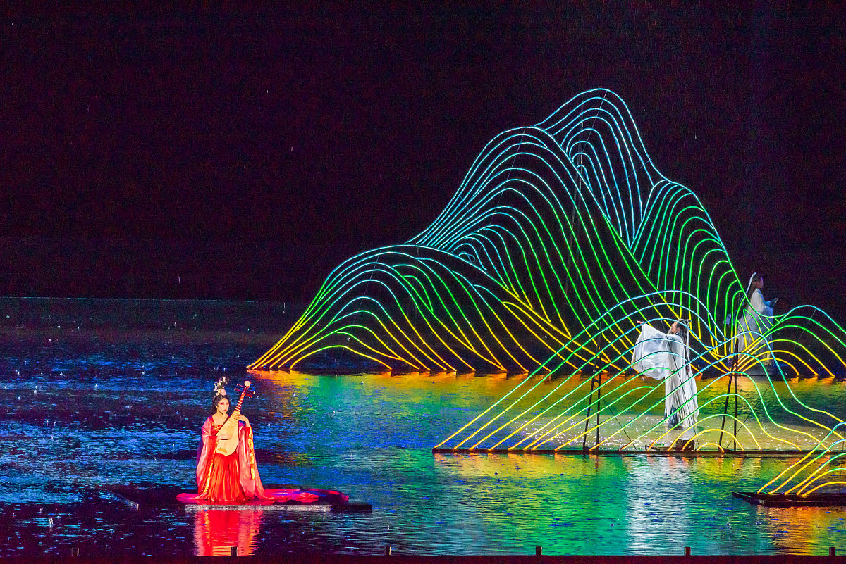 有关船的优雅四字短语：10个意境深远的词语