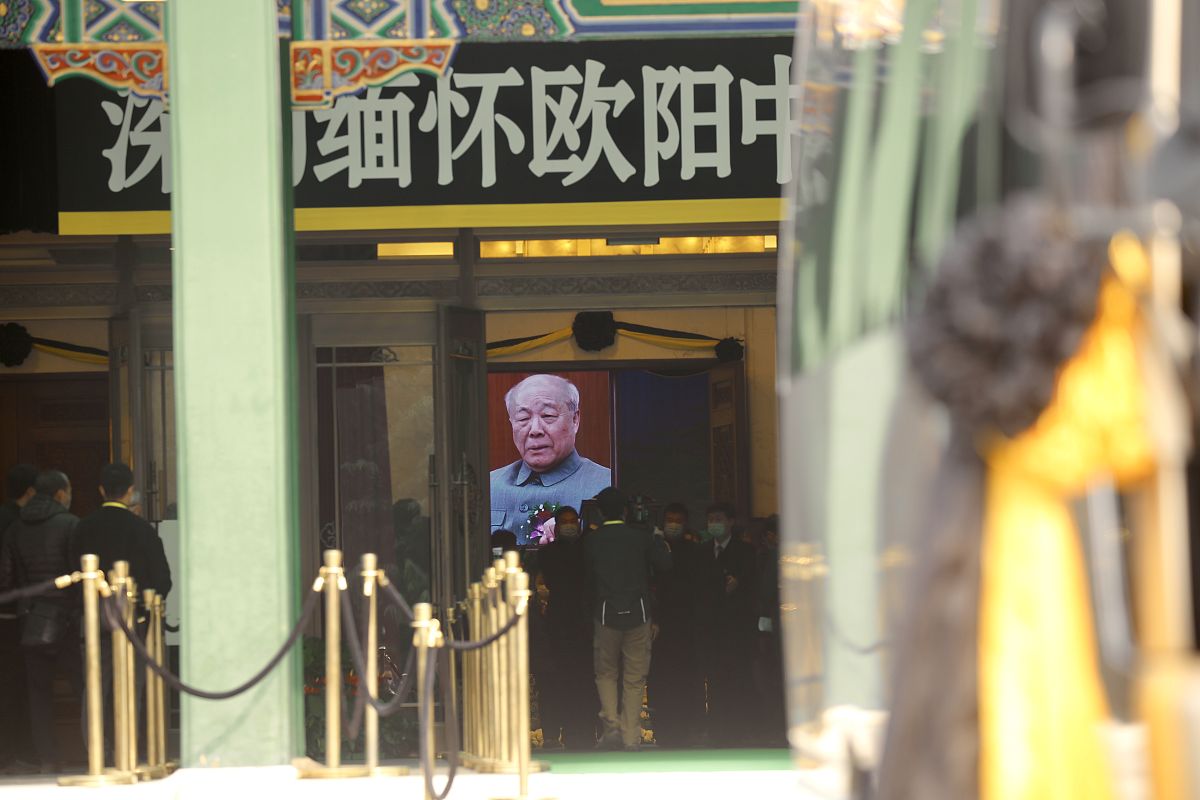 重庆幼儿师范学校幼师专业培养目标：培养高素质幼儿教育人才
