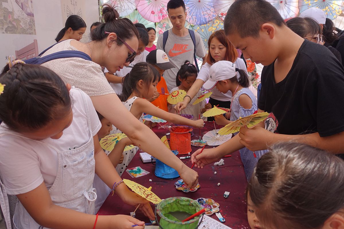 写一篇400左右关于七夕亲子手工活动的宣传稿
