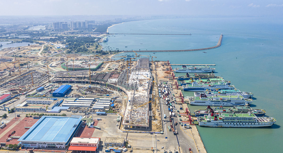 海南自由贸易港建设研究：机遇、挑战与对策