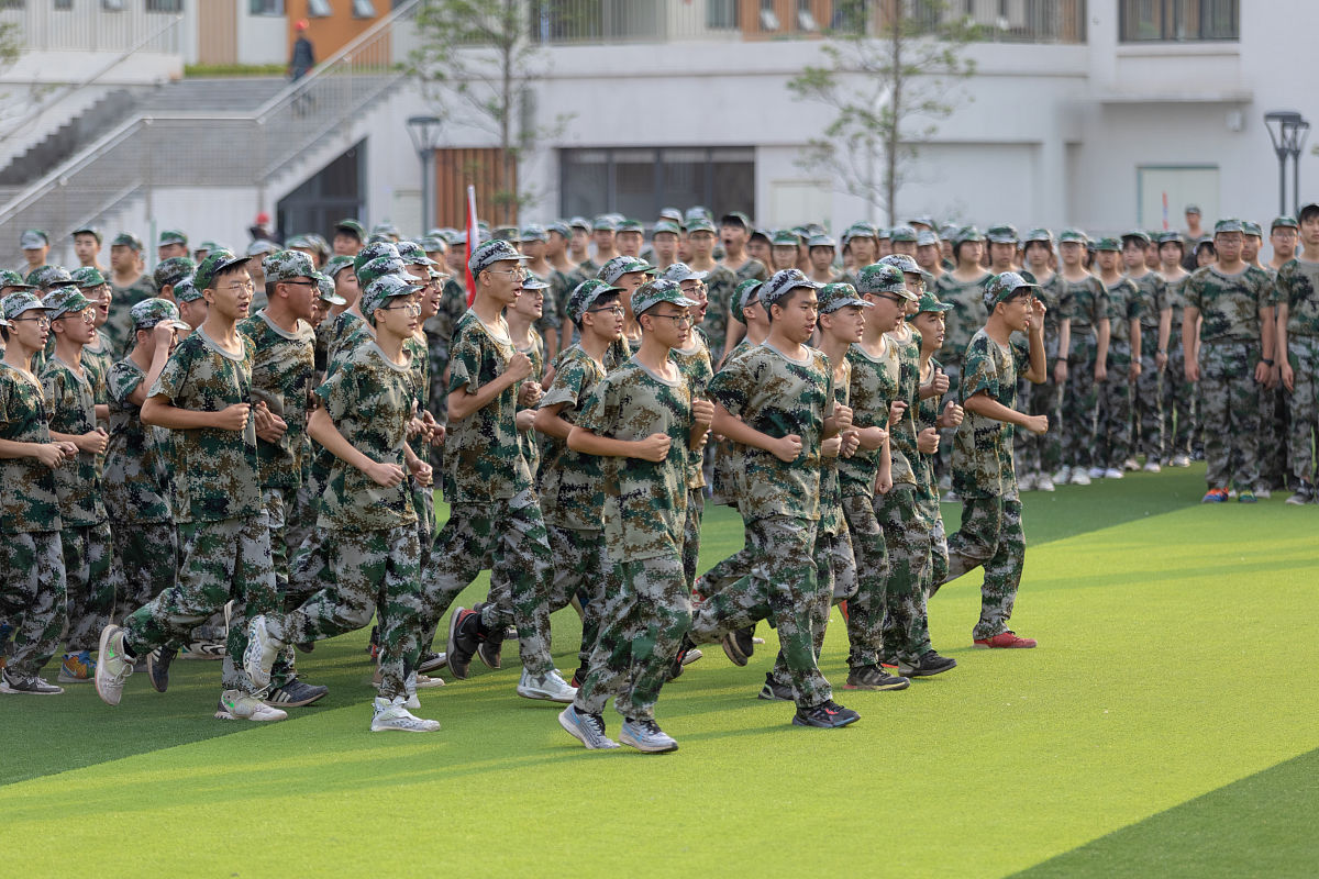 六枝特区职业技术学校服务类专业：旅游管理、酒店管理、美容美发