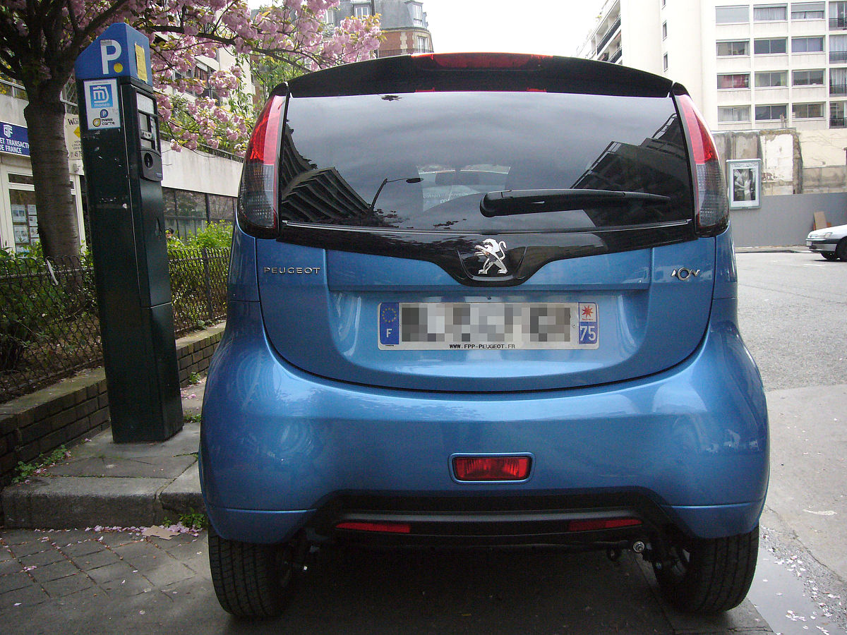 成都希望职业学校：新能源汽车专业前景好不好