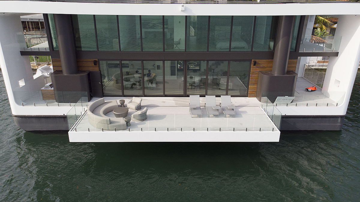 课桌面积是多少？约44平方英尺，换算成平方米、平方厘米是多少？