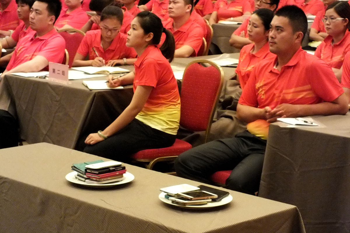 深刻检讨：上课玩手机的危害和改进措施