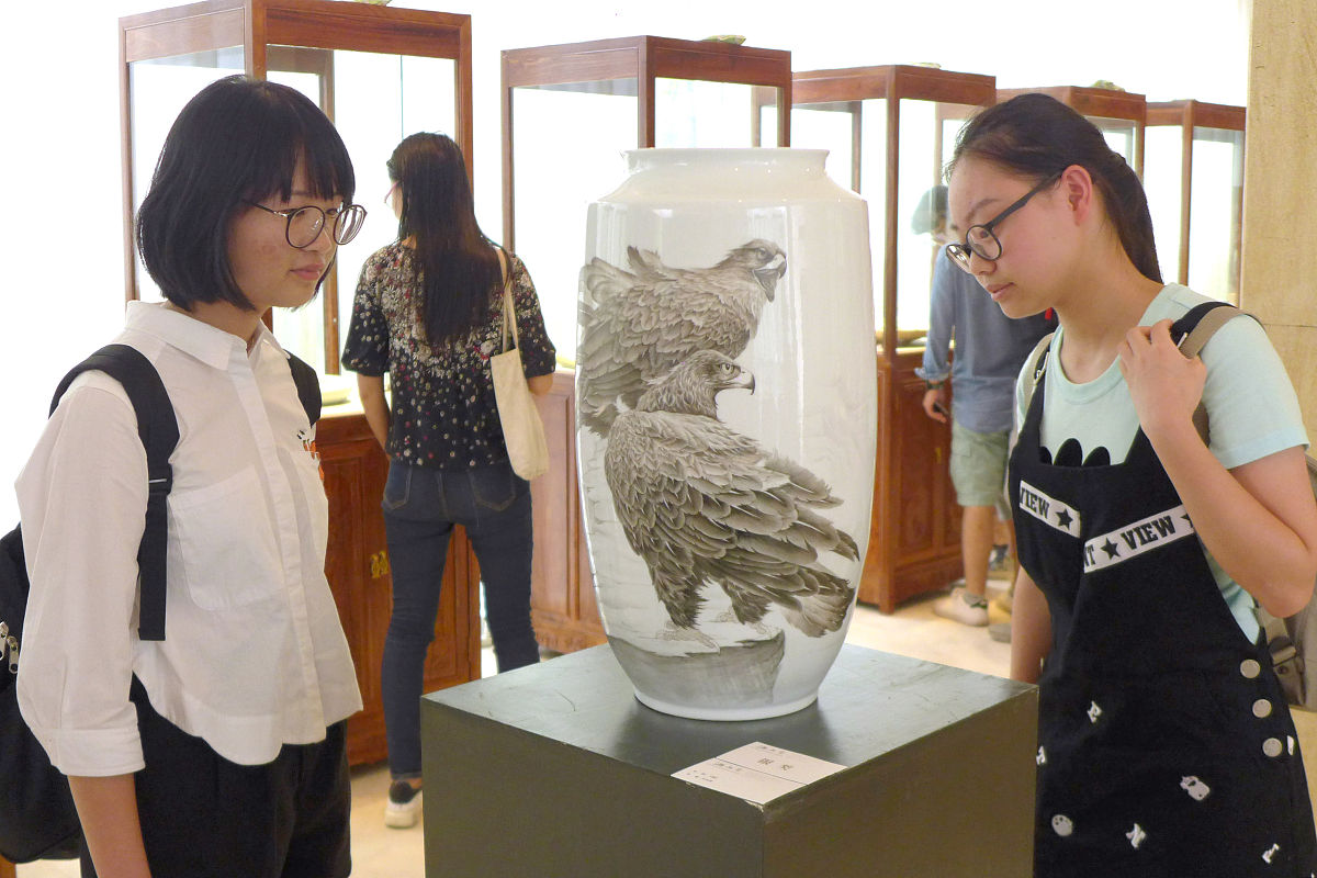 蚌埠工艺美术学校玉雕工艺专业人才培养目标与营销策略