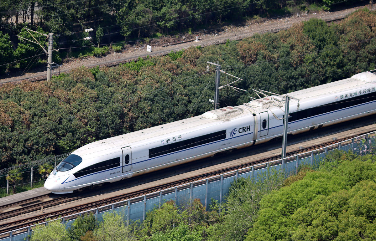 描述CRH380BL型动车组空调系统