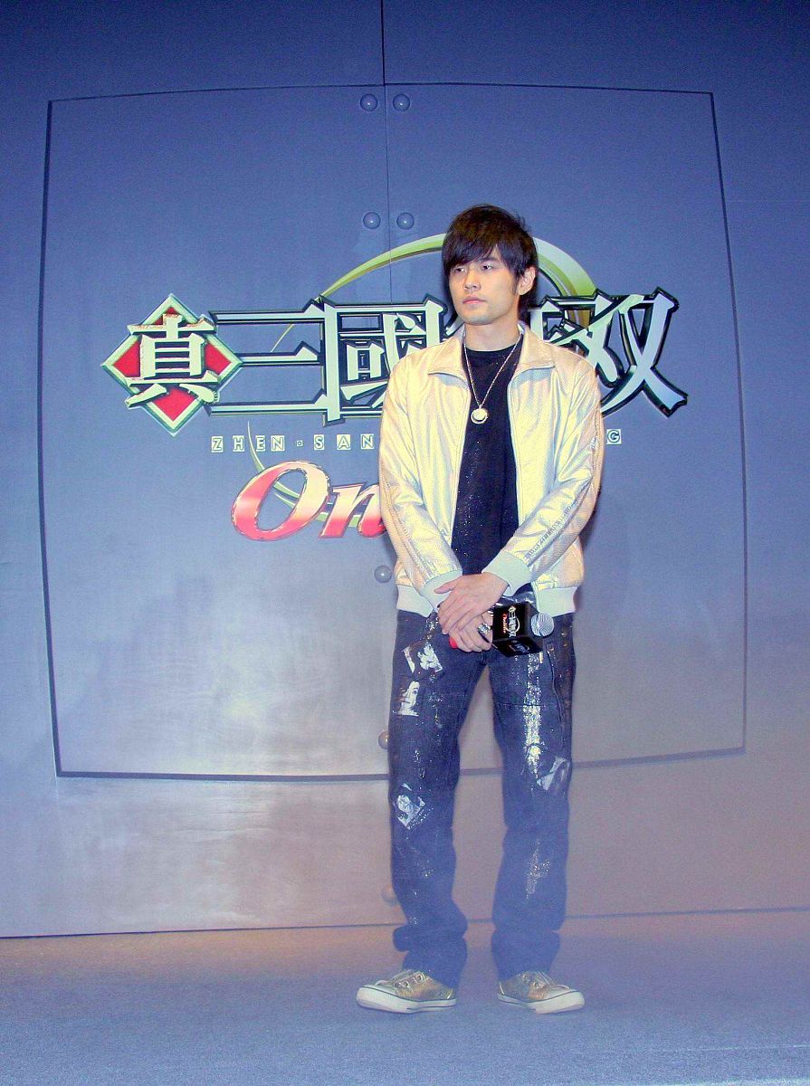 2008年2月28日,上海,周杰伦出席网络在线游戏《真三国无双》的代言仪
