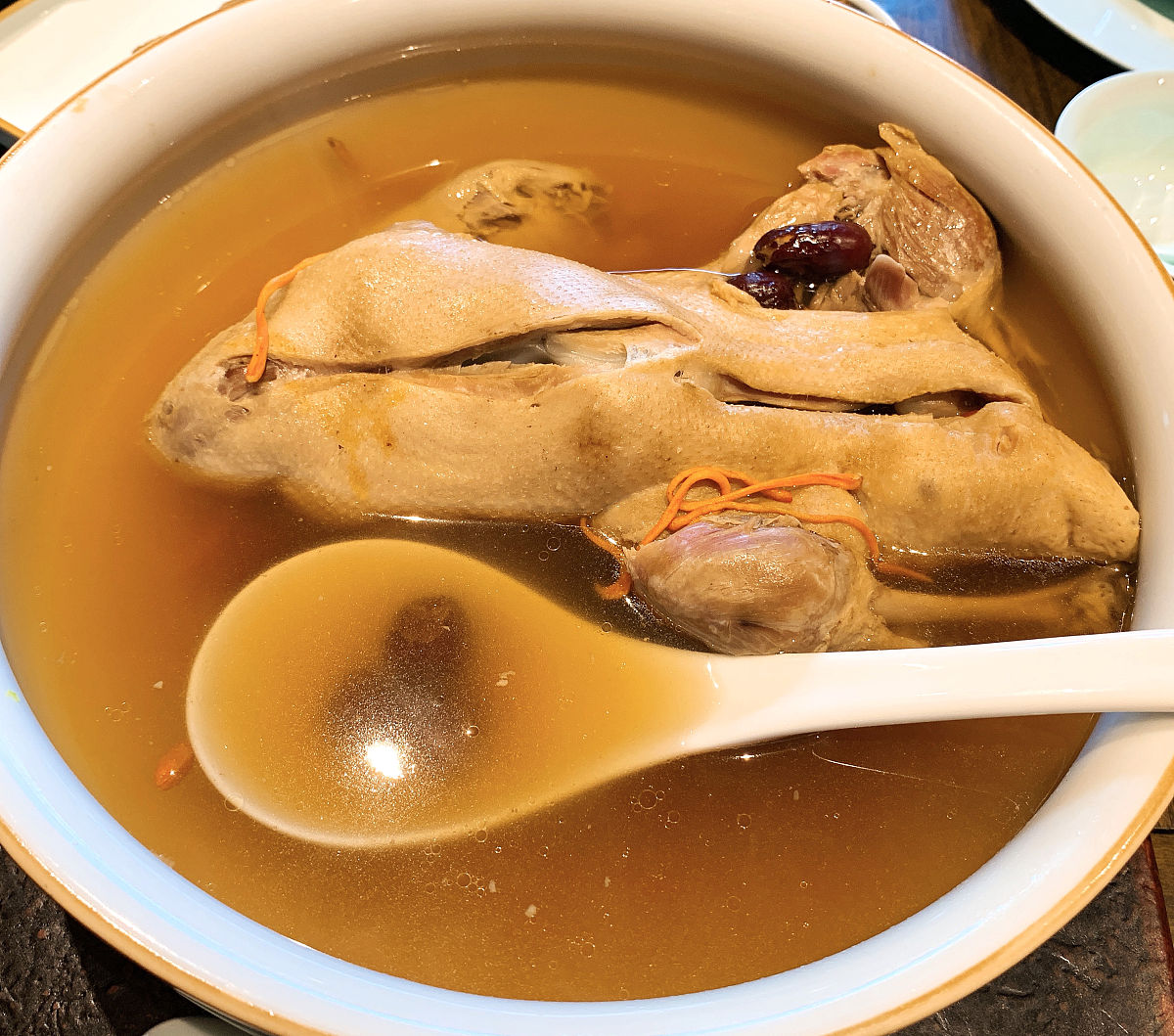 烧鸭汤: 放黄酒和盐吗？时间久一点的汤更美味？