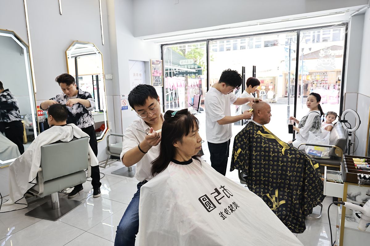 阿文美容美发培训学校设有母婴相关专业吗？