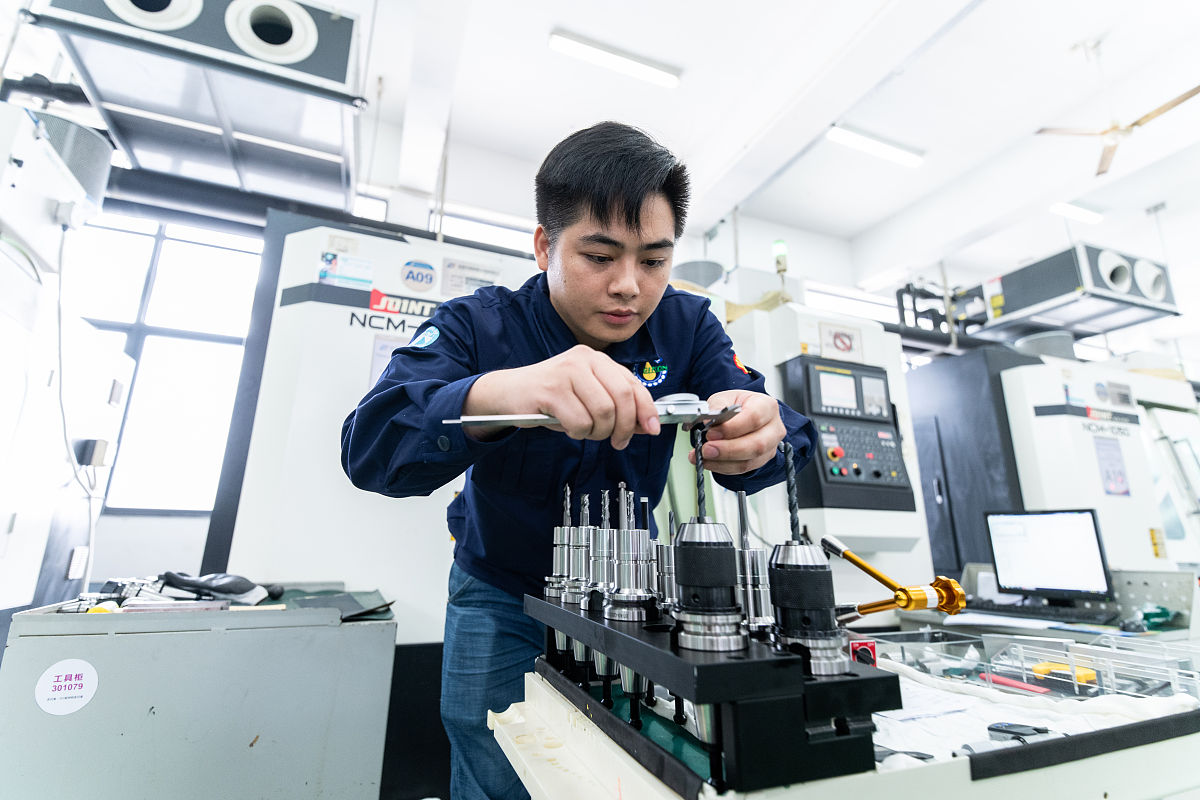 大邑县职高数控技术应用专业教学内容详解:培养未来的数控人才 大邑县职高数控技术应用专业教学内容详解:培养未来的数控人才