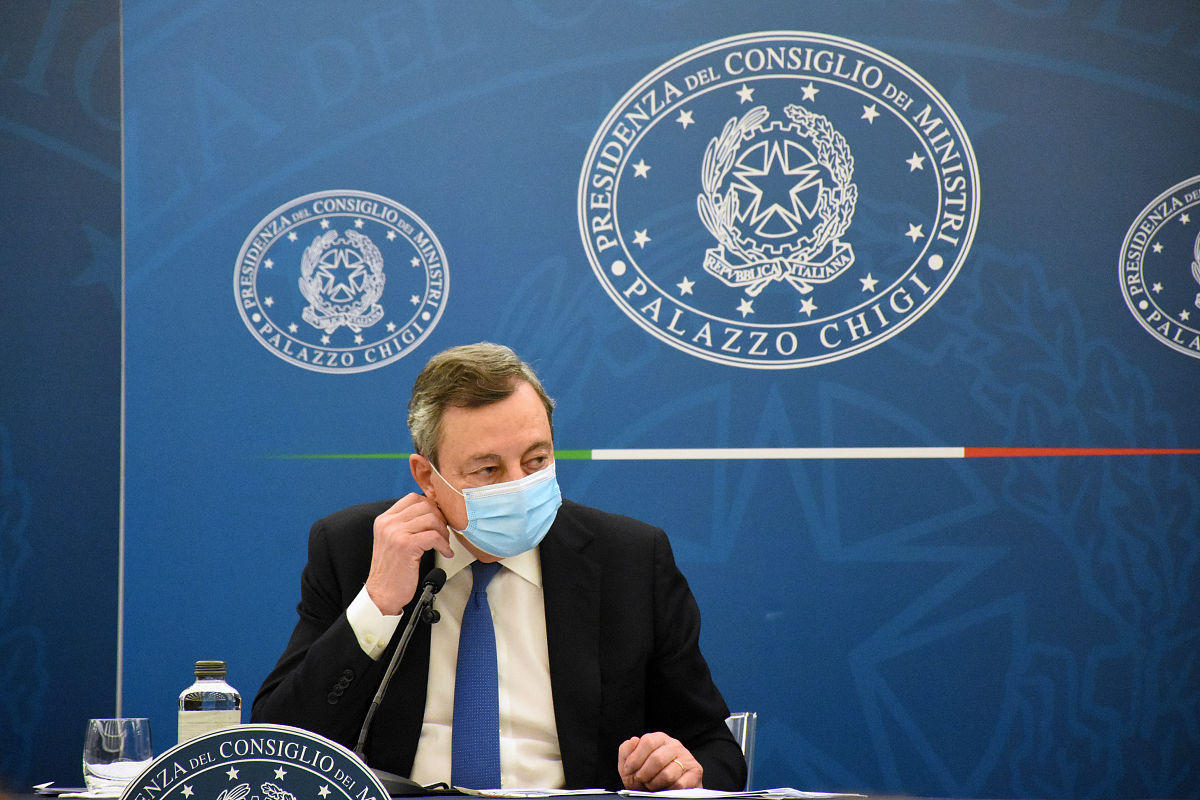 写一篇关于幼儿园区域活动存在的常见问题及对策的研究目标与要求。