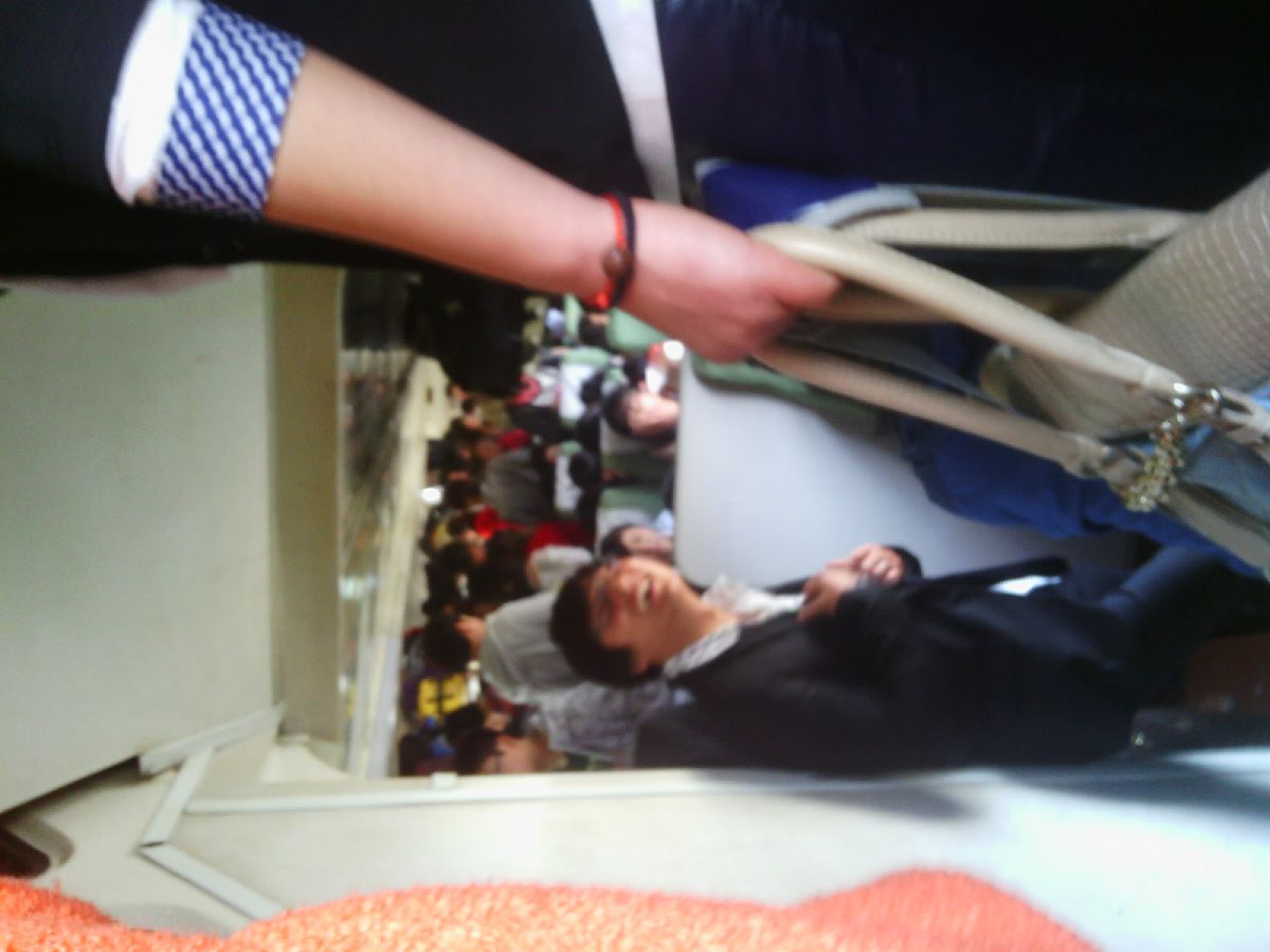 按老百姓的问法写出10句16岁以下儿童使用什么证件乘机的相似问