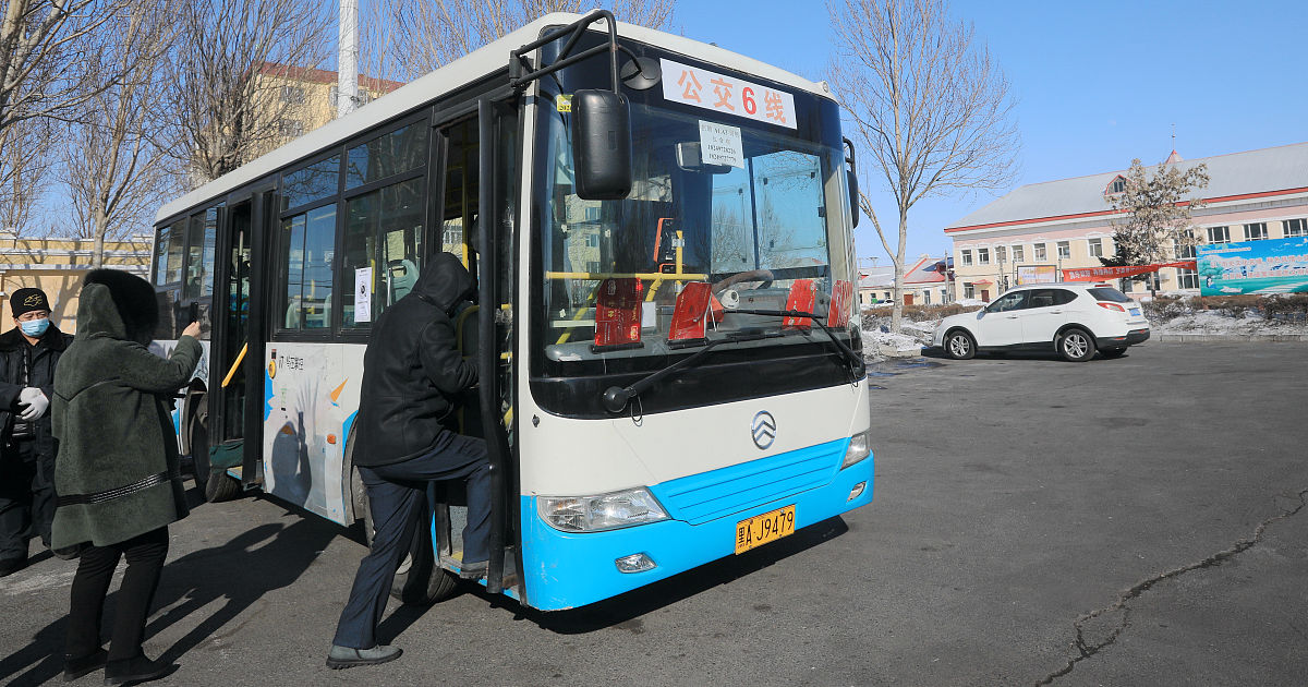 烟台城乡建设学校到开发区坐几路公交车？
