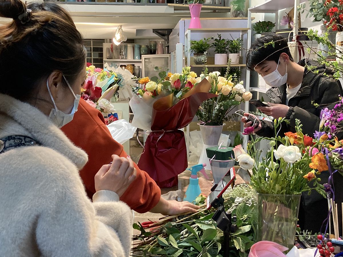 校园情侣花店创业计划书：抓住大学生市场商机