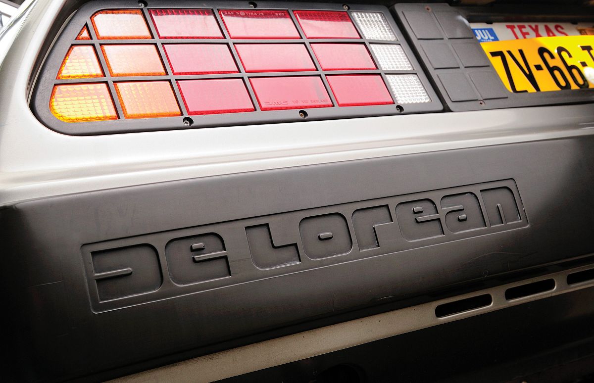 2013年8月28日消息(具体拍摄时间不详),这款delorean dmc-12 跑车即将