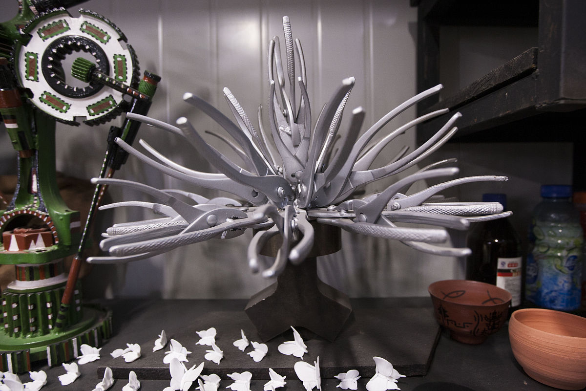 Robert Comploj的玻璃艺术 #创意##艺术# httptcnA6CnzKtP 围绕这篇博文写5条10字左右的评论