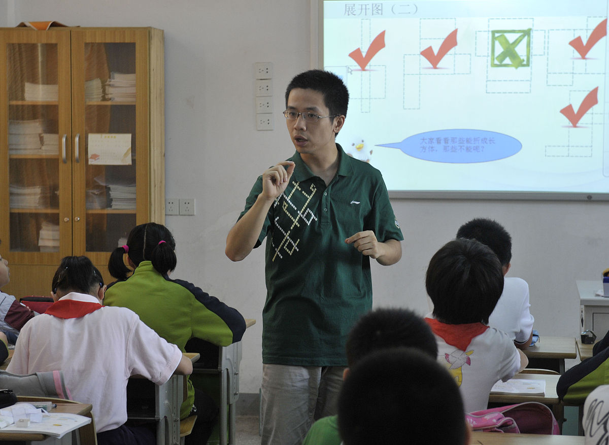 如何和三岁小孩交流