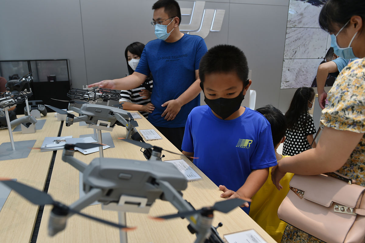 贵阳精工科技学校2022年电气技术应用(无人机应用与维护)专业招生