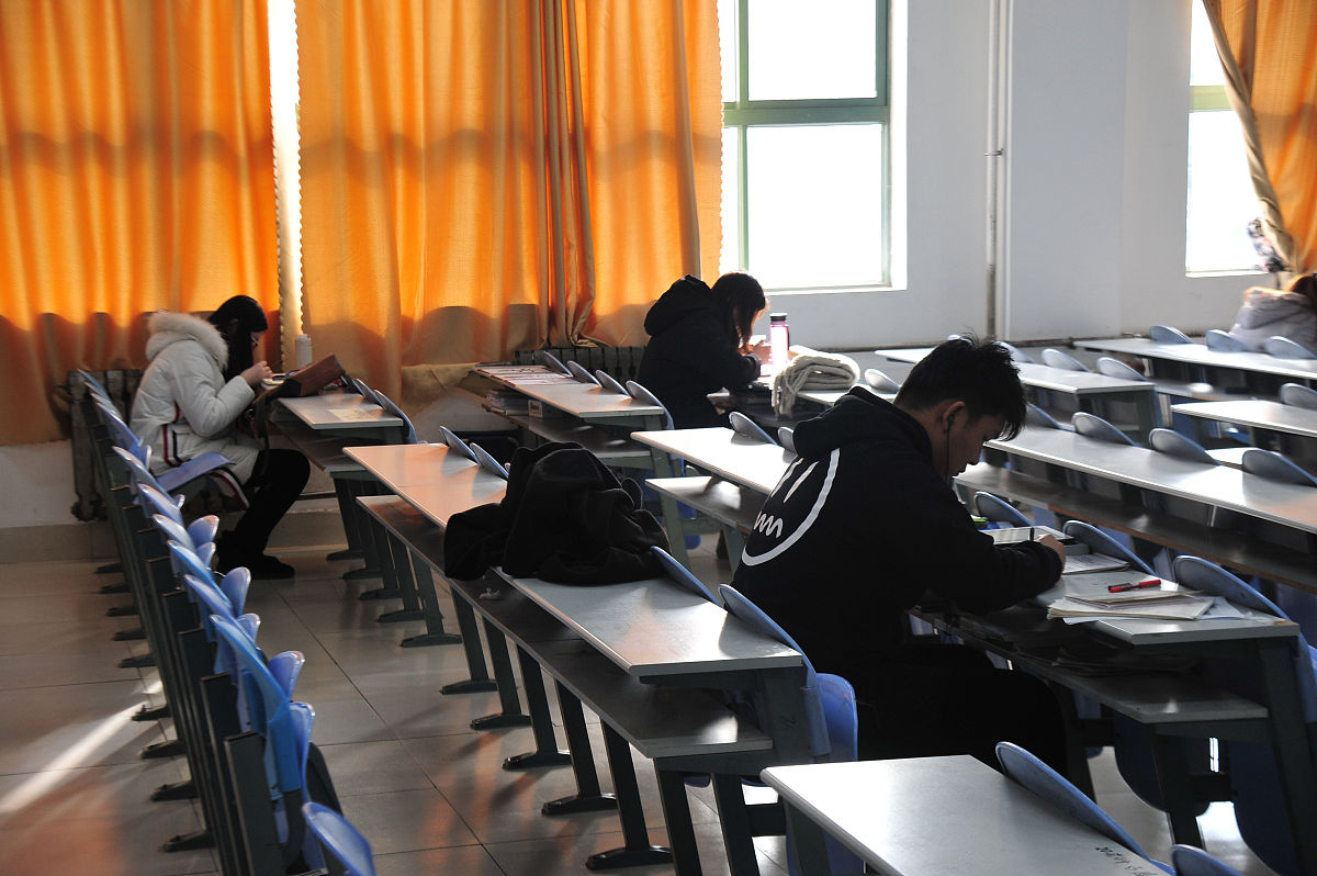 兰州中专学校热门专业推荐：电子商务、机械制造、旅游管理等