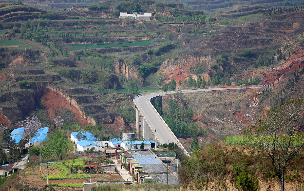 洛宁县小界乡公路修不修回答加拓展。