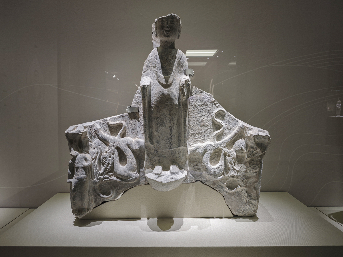 请将以下文本翻译为英文：三、佛教与艺术佛教对艺术创作的影响更是不容忽视的。佛教的传入和佛教造像的盛行极大促进了中国雕塑、建筑、绘画艺术的发展。 其中尤以雕塑领域更为突出。存世作品中佛教造像不仅数量众多更有着令世人瞩目的艺术价值。例如敦煌、云岗、龙门、麦积山等石窟中数以千万计的佛教造像巍峨梵宇中的诸佛菩萨等等