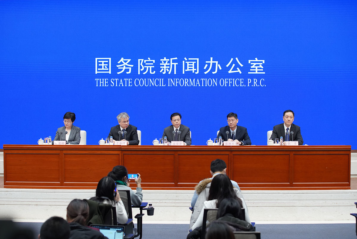 优化表述：同时对于环境综合治理、改善水网功能等项目需要进行长期监测和评估以了解项目成果和影响。