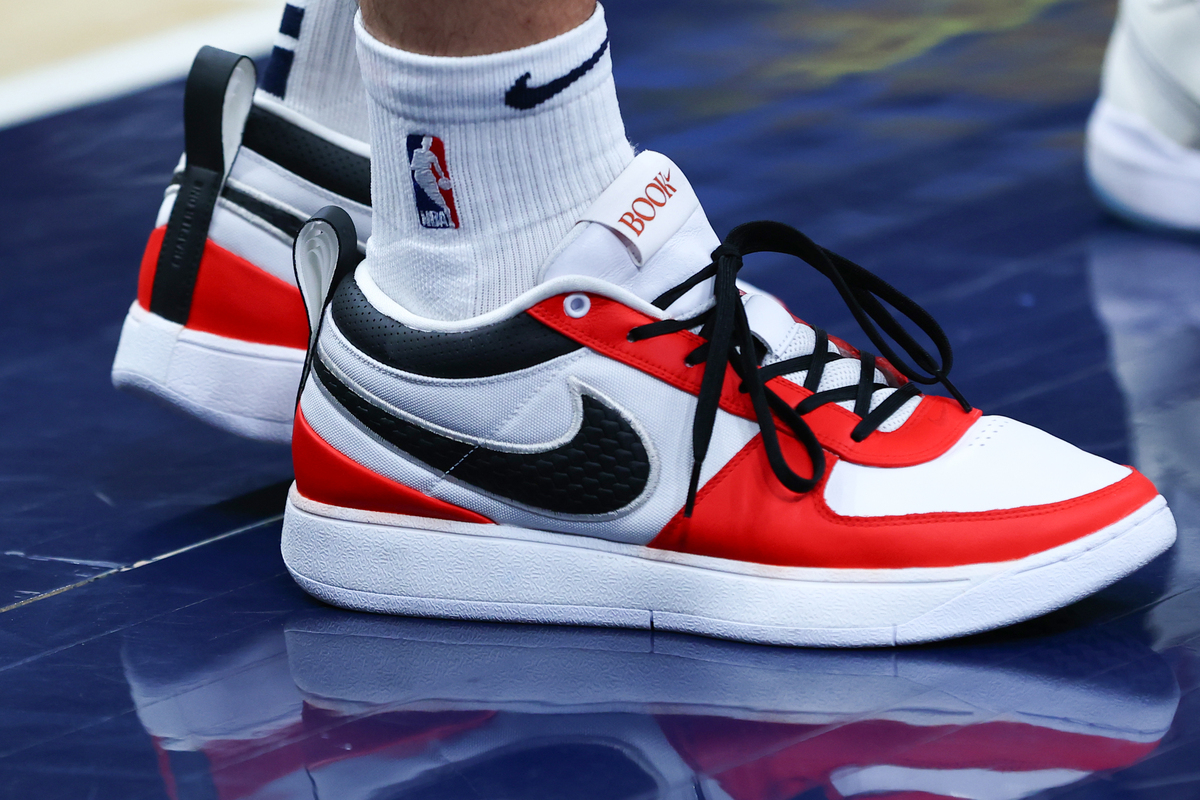 尽可能的详细描述AJ32