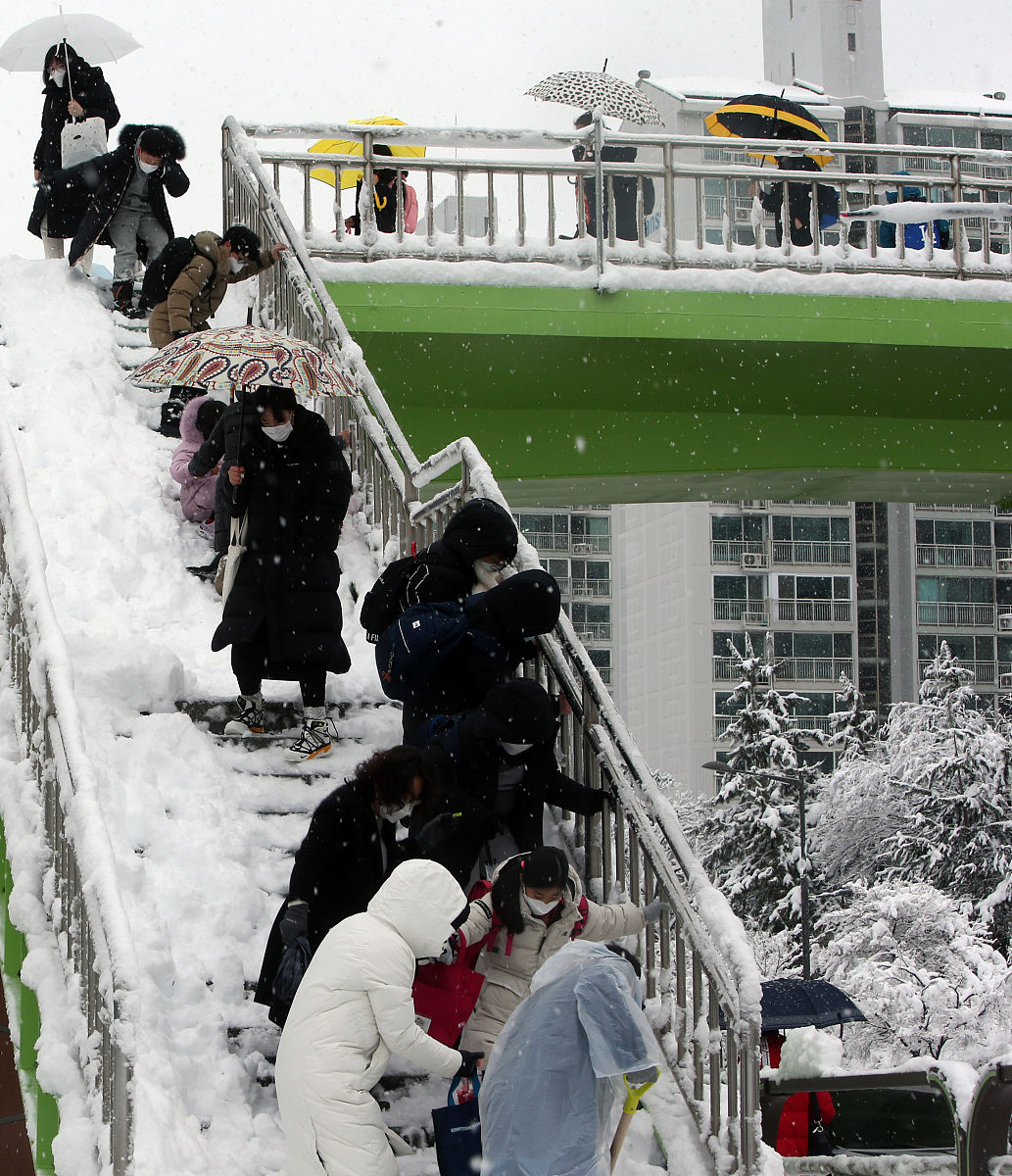 重庆江南职业学校计算机平面设计专业有5年制大专吗？