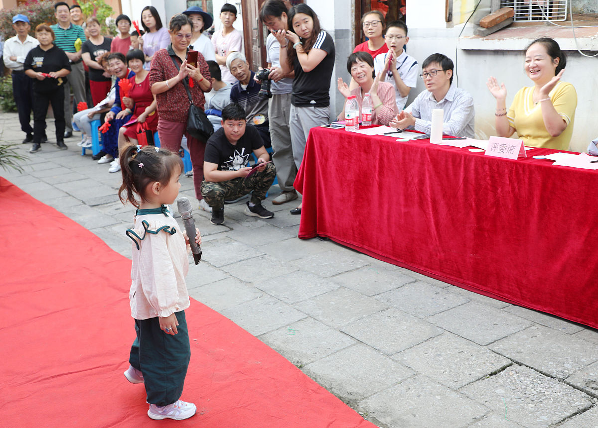 社团送旧晚会游戏大全：趣味十足，精彩不断！