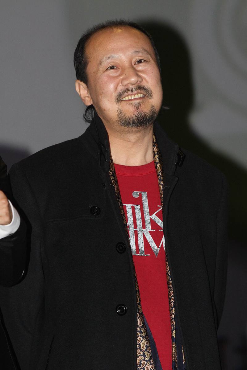 2012年2月12日,北京,电影《双城计中计》发布会.腾格尔+++_+++双城计
