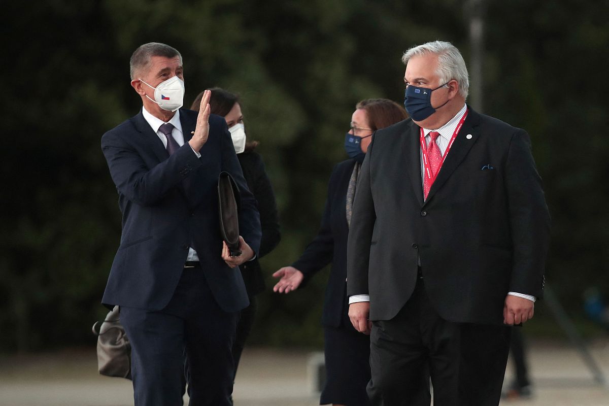 重庆铁路卫校助产专业就业前景及岗位分析