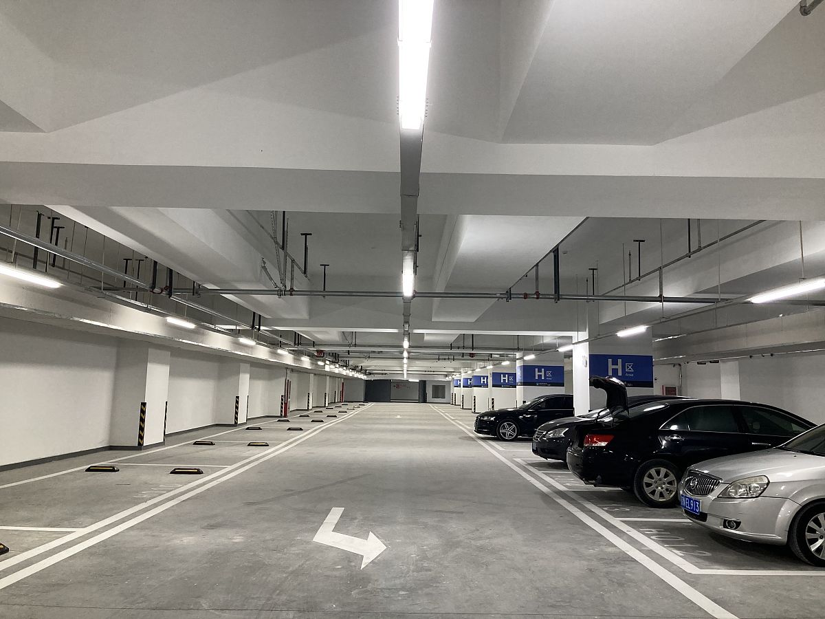 地下车位转让合同范本 - 详细条款及格式参考