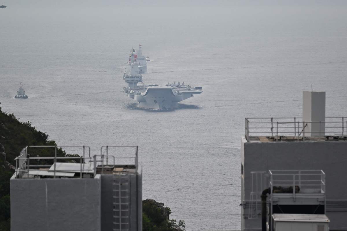 给你一篇文章保留文章的中心思想换一种营销号的说法文章如下：很多人都非常庆幸和感恩自己是一名中国人因为祖国承诺每一位国人不论你身处何方身在何地只要你是中国人那么祖国永远是你最坚强的后盾。2015年我国进行了也门撤侨行动当时那次撤侨行动不仅仅让海外国人深受震撼也让其他国家羡慕不已。当时也门政府军和当地最大的胡塞武装组成联盟与沙特阿拉伯和卡塔尔等国以及其支持力量作战。而那次行动让我国当时身处也门的海外侨