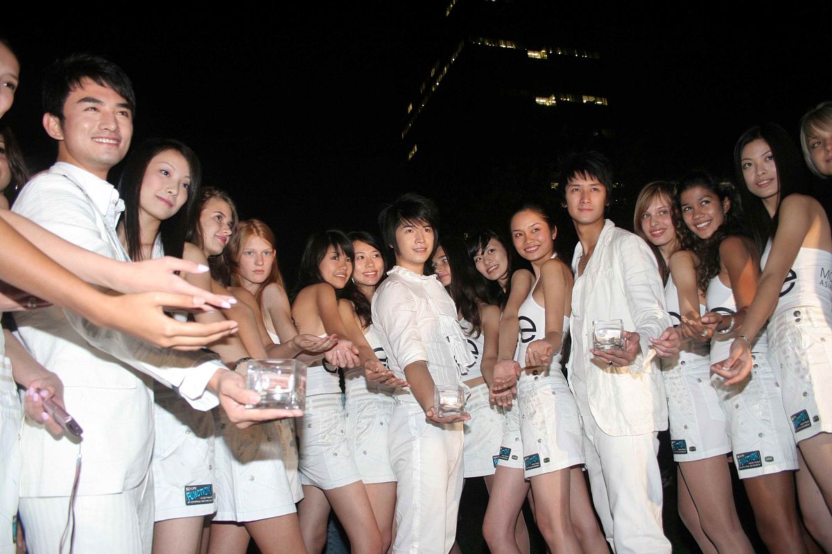 《天上人间》回答加拓展