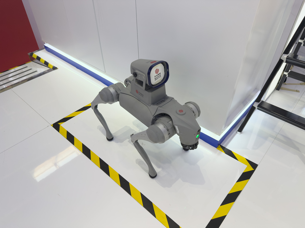 扫楼梯机器人技术：成熟、智能、便捷