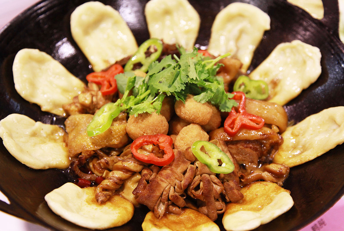 锅姐弟农家地锅柴鸡：农村老家风味，现炒柴鸡排骨美味！