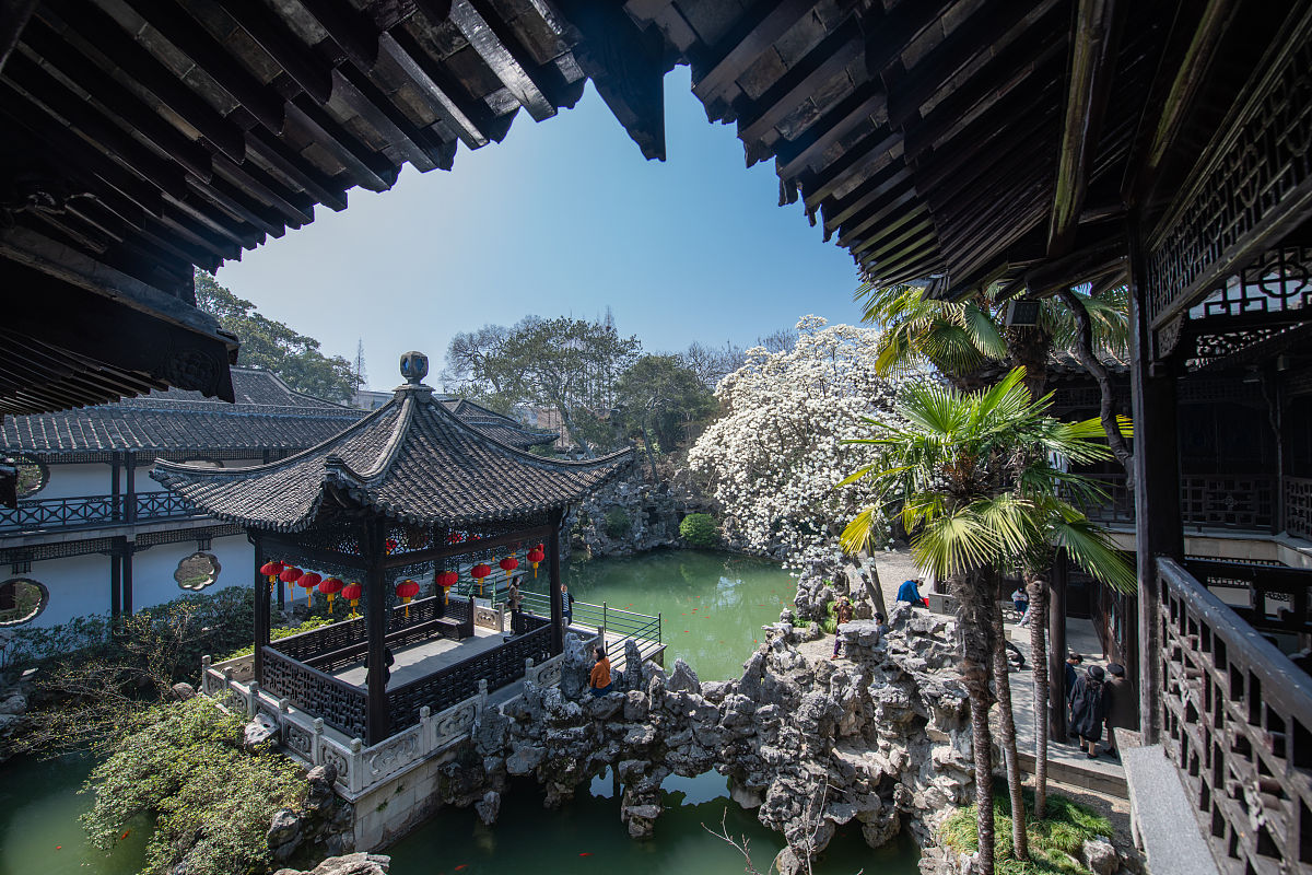 而今识尽愁滋味欲说还休。欲说还休。却道天凉好个秋。仿照此辛弃疾的诗句写一段春季适用的诗句