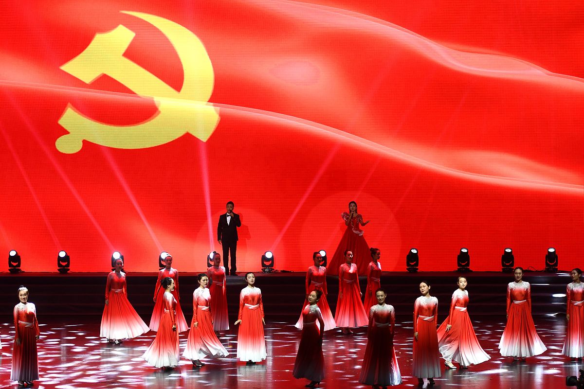 当代中国在政治、经济、文化等方面都已经呈现繁荣景象红色歌舞在当下还有价值吗？