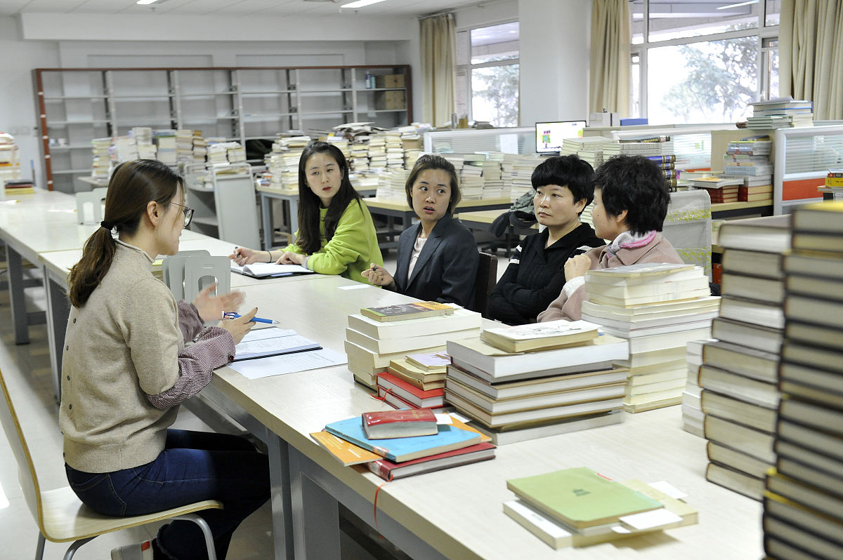 歷史系學生圖書管實習活動